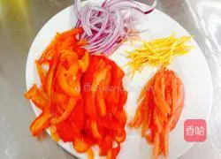 French pan-fried lamb chops with brandy braised bell peppers Illustration of how to make porcini juice 4