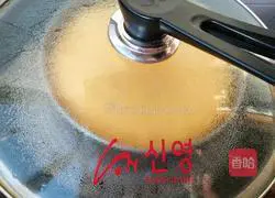 Illustration of how to make two-color hair cake 13