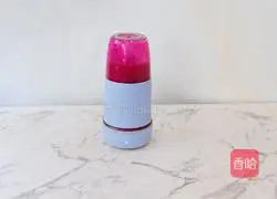 Illustration of how to make dragon fruit mousse cake 8