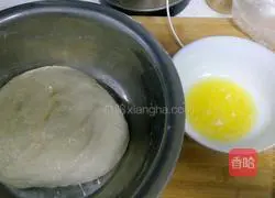 Illustration of how to make pizza with electric pan 3