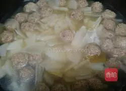Illustration of how to make white radish meatball soup 10