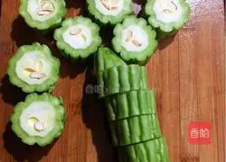 Illustration of how to make bitter melon 4