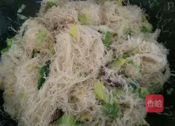 Illustration of how to make fried rice noodles 4