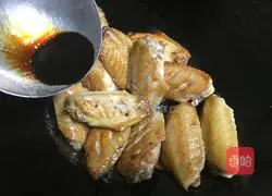 Illustration of braised chicken wings 4