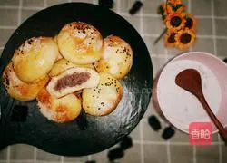 Illustration of how to make red bean paste snack buns 11