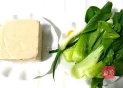 Illustration of how to make fried rape, tofu and meat 1