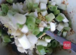 Illustration of how to make flavored oil spicy seeds 11