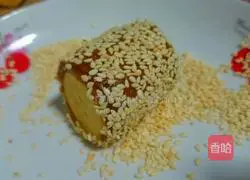 Illustration of how to make yellow cake, banana and sesame rolls 4