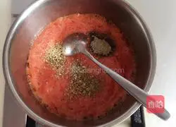 Illustration of how to make pizza sauce 5