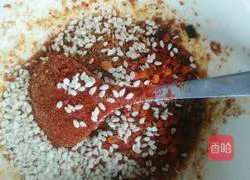 Illustration of how to make flavored oil spicy seeds 7