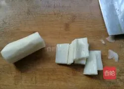 Illustration of how to make sesame and osmanthus yam tablets 2