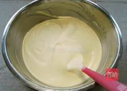 Eight-inch hollow Illustration of how to make chiffon cake 13