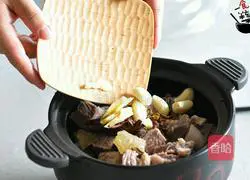 Illustration of how to make radish and beef brisket pot 6