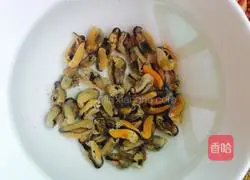 Illustration of how to make water shield tofu soup 2