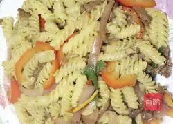 Illustration of how to make black pepper beef fillet fried pasta 6