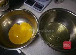 Illustration of how to make matcha mango cake roll 2