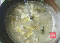 Shaanxi Yangshui Fish Illustration of how to stir fish into balls 3