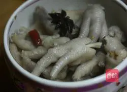 Illustration of how to make delicious marinated chicken feet with wine 6