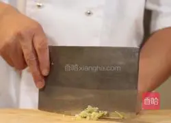 Illustration of how to make braised tofu with yellow flower fungus and diced meat 4