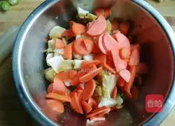 Illustration of how to make fried pork rinds with kimchi 3