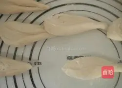 Chinese Good Recipes ~ Oven Hot Dog Buns Practice illustration 3