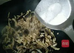 Dried fungus Illustration of how to make fried shredded pork with tofu 8
