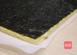 Illustration of how to make seaweed cake rolls 6