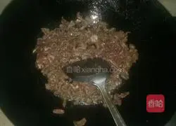 Illustration of how to make stir-fried beef with coriander 4