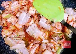 Pork Belly Spicy Cabbage and Tofu Soup Recipe Illustration 6