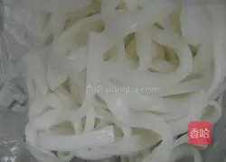 Beef fried rice noodles recipe illustration 1