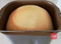 Illustration of how to make bread in a bread machine 7