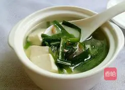 Illustration of how to make leek and tofu soup 8
