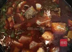 Illustration of how to stew spicy fish with soybean sprouts 11