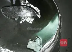 Illustration of how to braised chicken legs with tea tree mushrooms 5