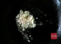 Illustration of how to make fried loofah dumplings 5