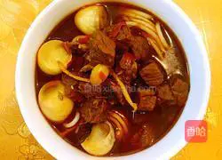 Illustration of how to make spicy beef noodles 12