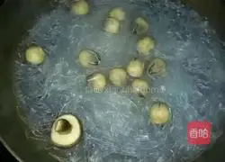 Illustration of how to make minced meat, vermicelli and baby vegetables 2