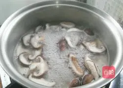 Illustration of how to make original barbecue chicken pizza 6