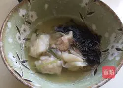 Illustration of how to make assorted wontons 12