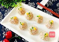 Illustration of how to make glutinous rice and pearl meatballs 5