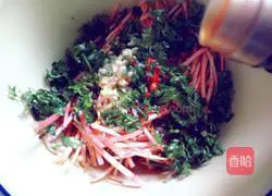 Illustration of how to make cold folded ear root 9