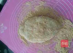 Illustration of how to make a simple donkey roll 4