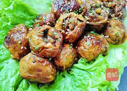 Illustration of how to stuff pork with braised oil and gluten 15