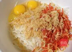 Illustration of how to make vegetable pancakes 4