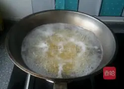 Illustration of how to make Italian hollow pasta 3