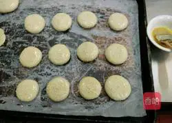 Illustration of how to make crispy barbecue cake 15