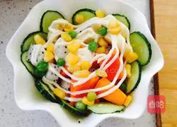 Illustration of how to make corn vegetable and fruit assorted salad 8