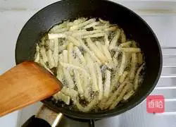 Illustration of how to make homemade French fries 10