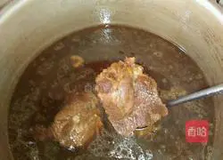 Illustration of how to make beef bone soup noodles 8