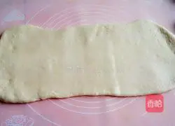 Illustration of how to make braided bean paste toast 4